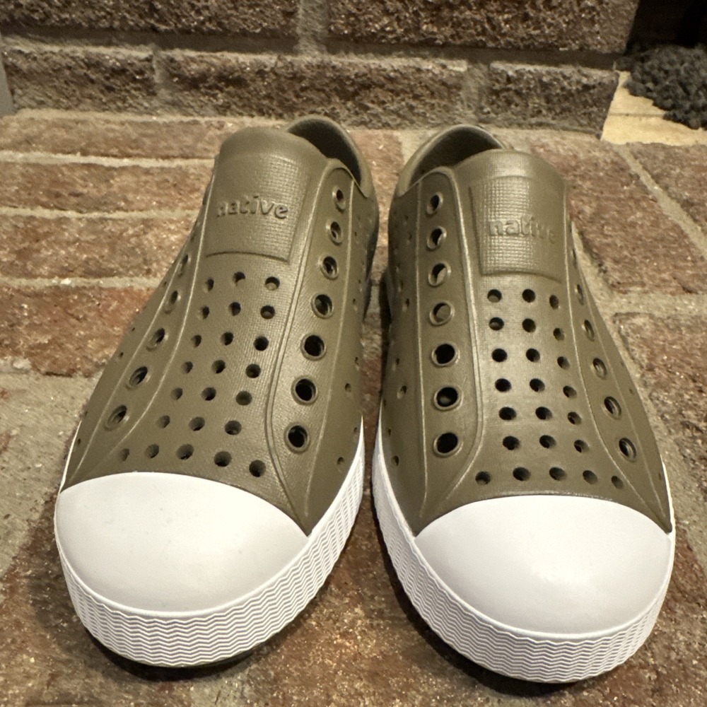 Native Jefferson Rookie Green/Shell White Slip On Shoes Toddlers Sz 12 - Picture 2 of 14